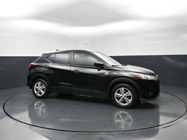 Certified 2025 Nissan Kicks Play S w/ Interior Electronics Package FWD image 6