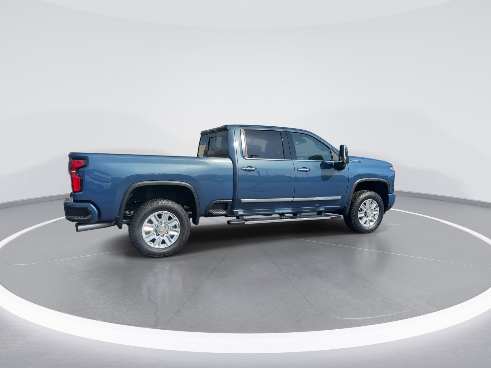 Used 2025 Chevrolet Silverado 2500 High Country w/ High Country Premium Package image 9