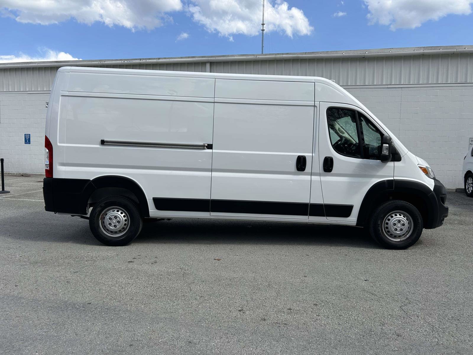 Used 2024 RAM ProMaster 2500 image 2