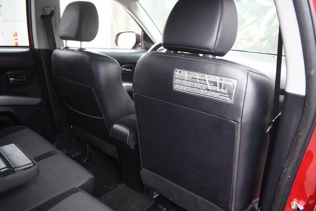 Used 2012 Mitsubishi Outlander SE AWD/4WD image 27
