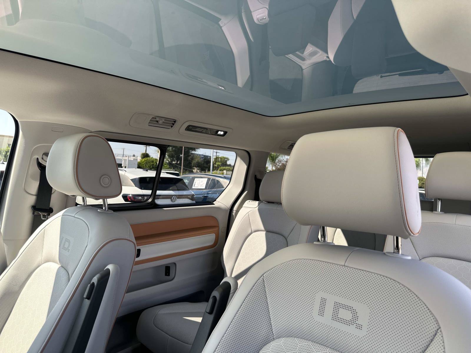 Used 2025 Volkswagen ID. Buzz 1st Edition AWD/4WD image 24