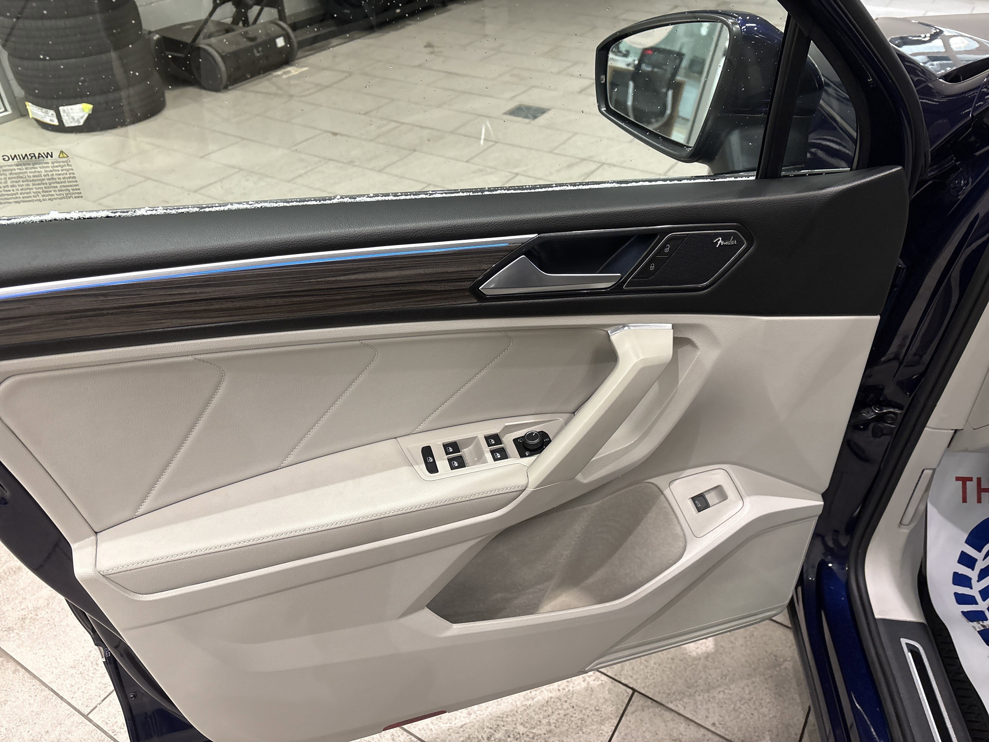 Used 2023 Volkswagen Tiguan SEL R-Line image 8