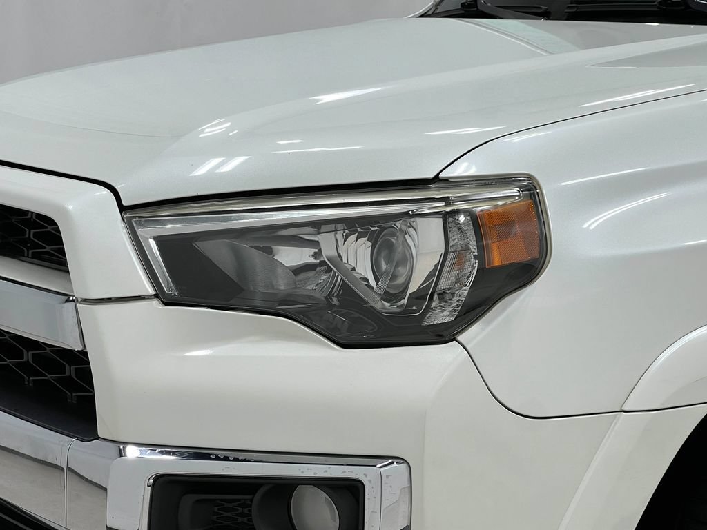 Used 2016 Toyota 4Runner Limited AWD/4WD image 34