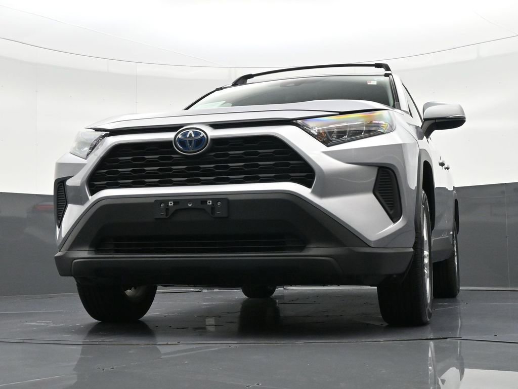 Used 2021 Toyota RAV4 LE image 31