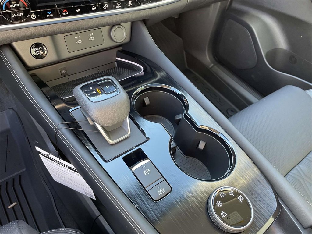 New 2026 Nissan Rogue Platinum image 17