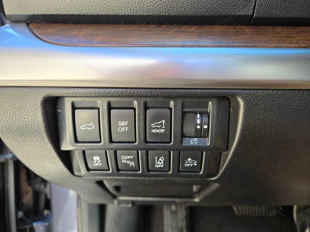 Used 2017 Subaru Outback 3.6R Limited AWD/4WD image 30