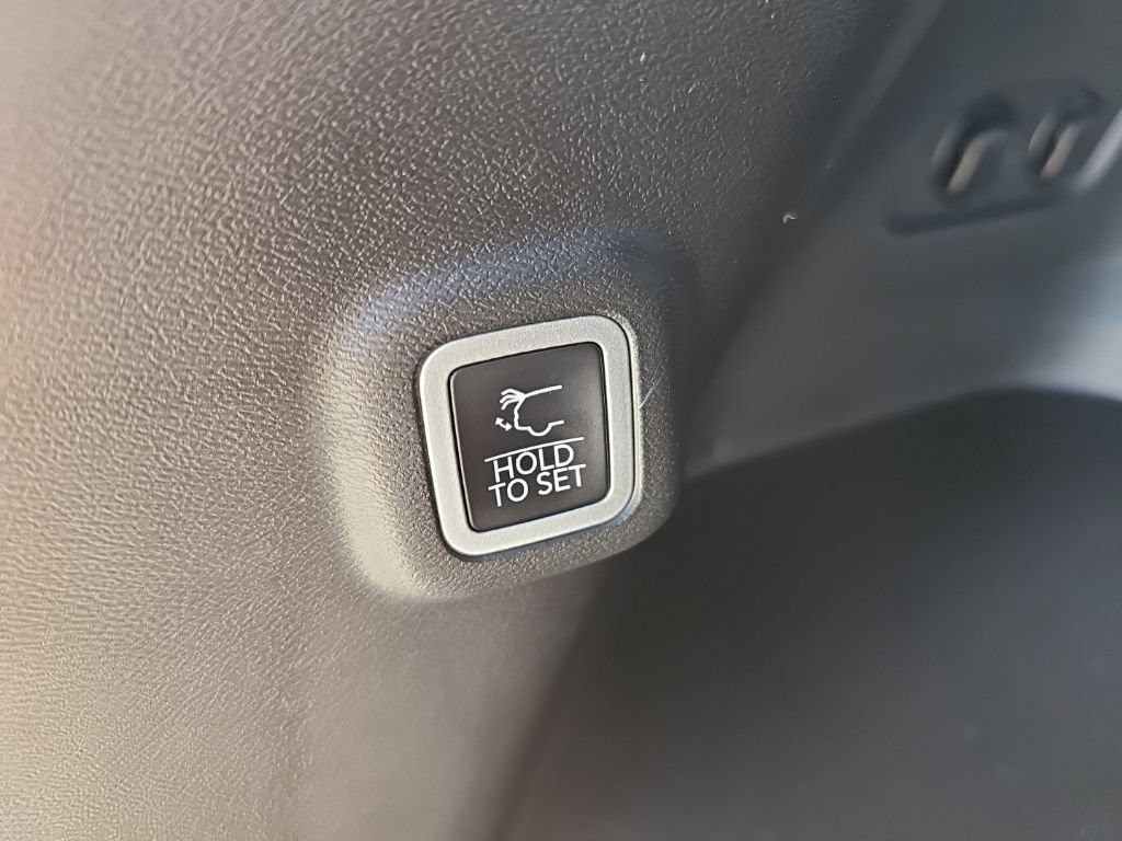Certified 2026 Jeep Cherokee Limited AWD/4WD image 25