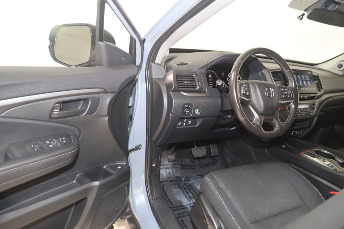 Used 2025 Honda Ridgeline Sport image 38