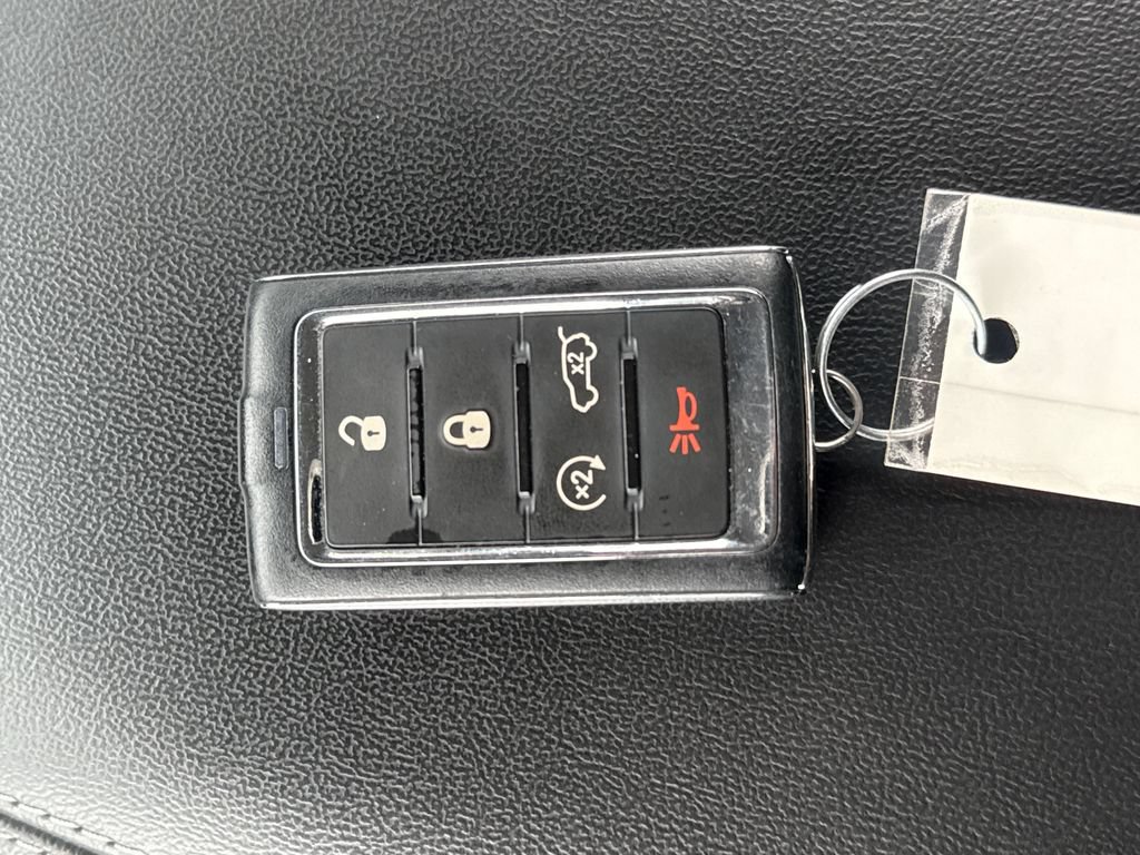 Used 2023 Jeep Grand Cherokee Limited AWD/4WD image 29