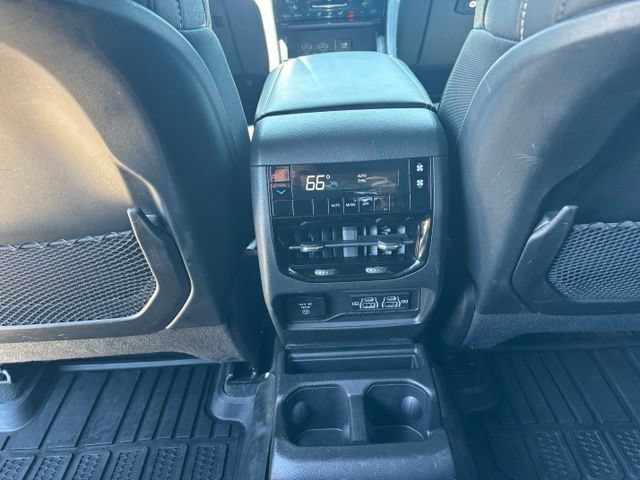 Used 2024 Jeep Grand Cherokee L Laredo AWD/4WD image 20