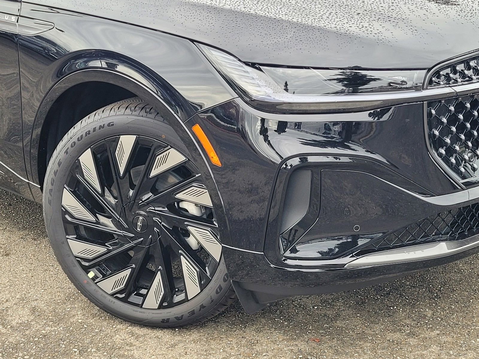 New 2026 Lincoln Nautilus Reserve w/ Jet Appearance Package image 6