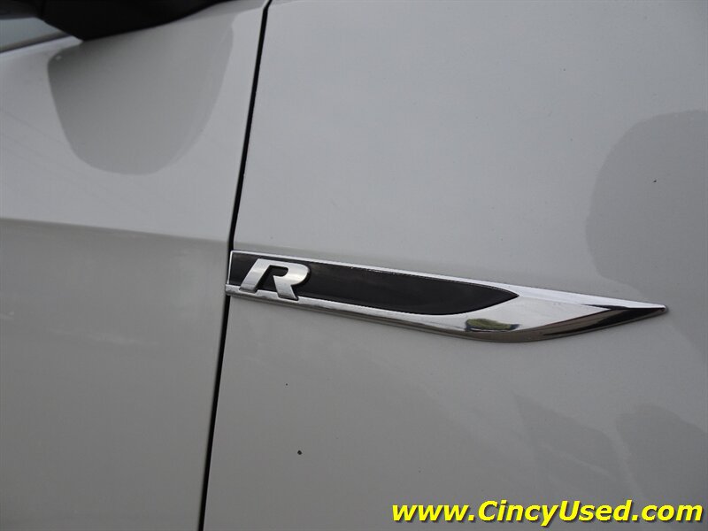Used 2015 Volkswagen Golf R 4-Door AWD/4WD image 33