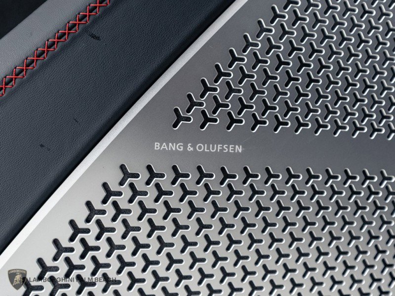 Used 2025 Lamborghini Urus SE image 26