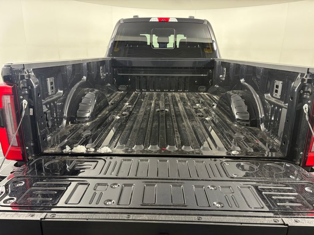 Certified 2025 Ford F350 Platinum image 32