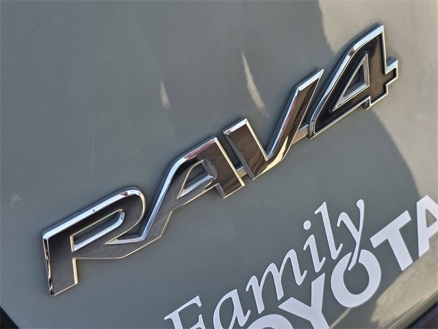 Used 2023 Toyota RAV4 XLE Premium image 7