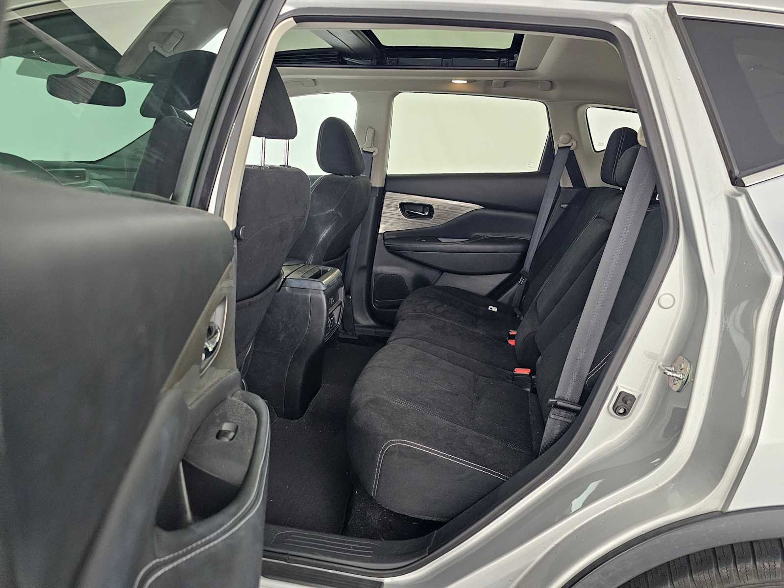 Used 2018 Nissan Murano SV w/ Premium Package FWD image 16