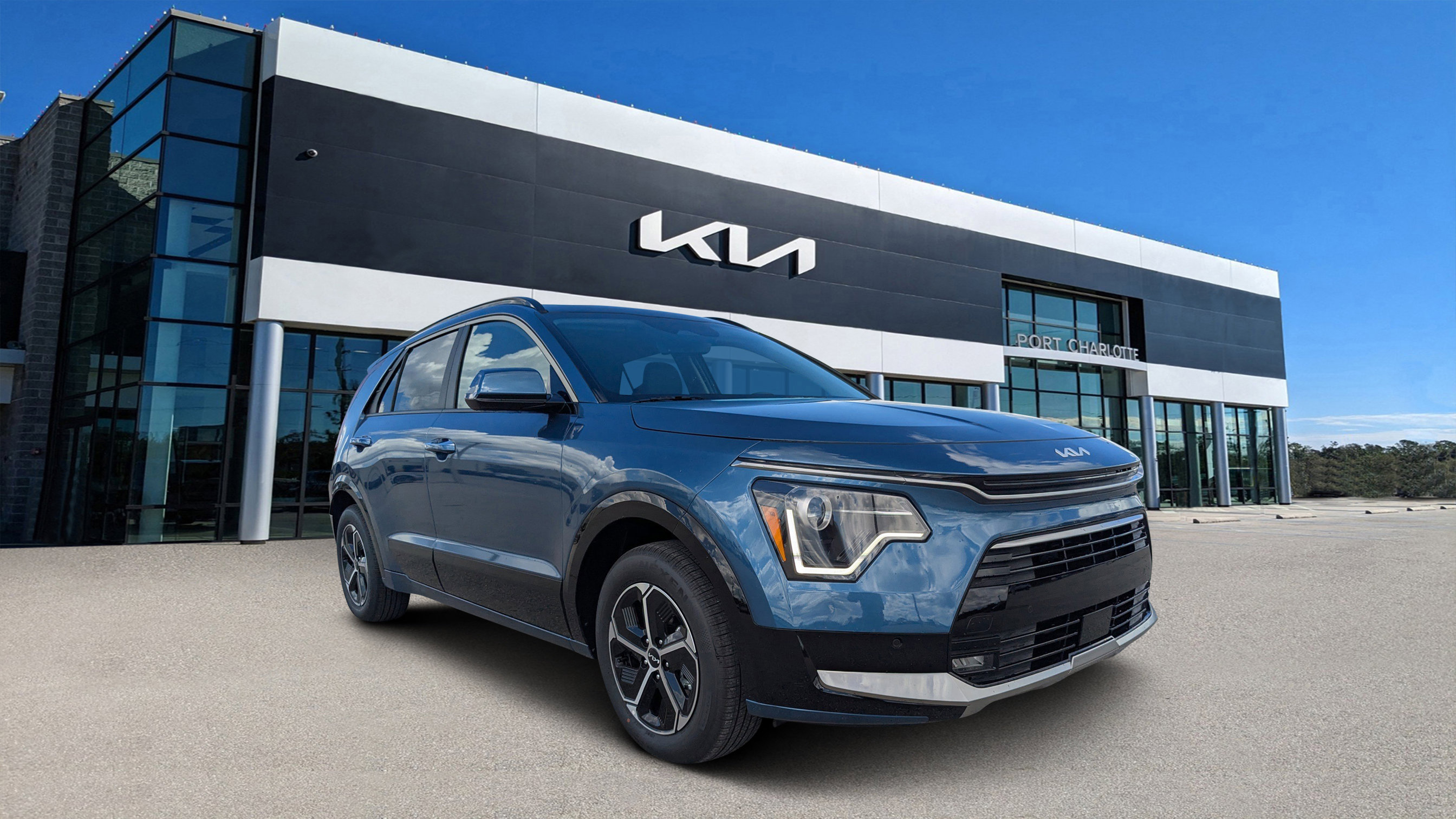 New 2025 Kia Niro SX