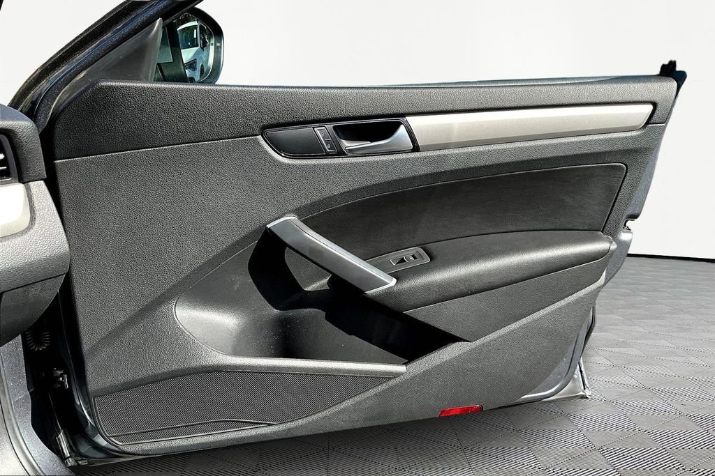 Used 2022 Volkswagen Passat 2.0T SE image 28