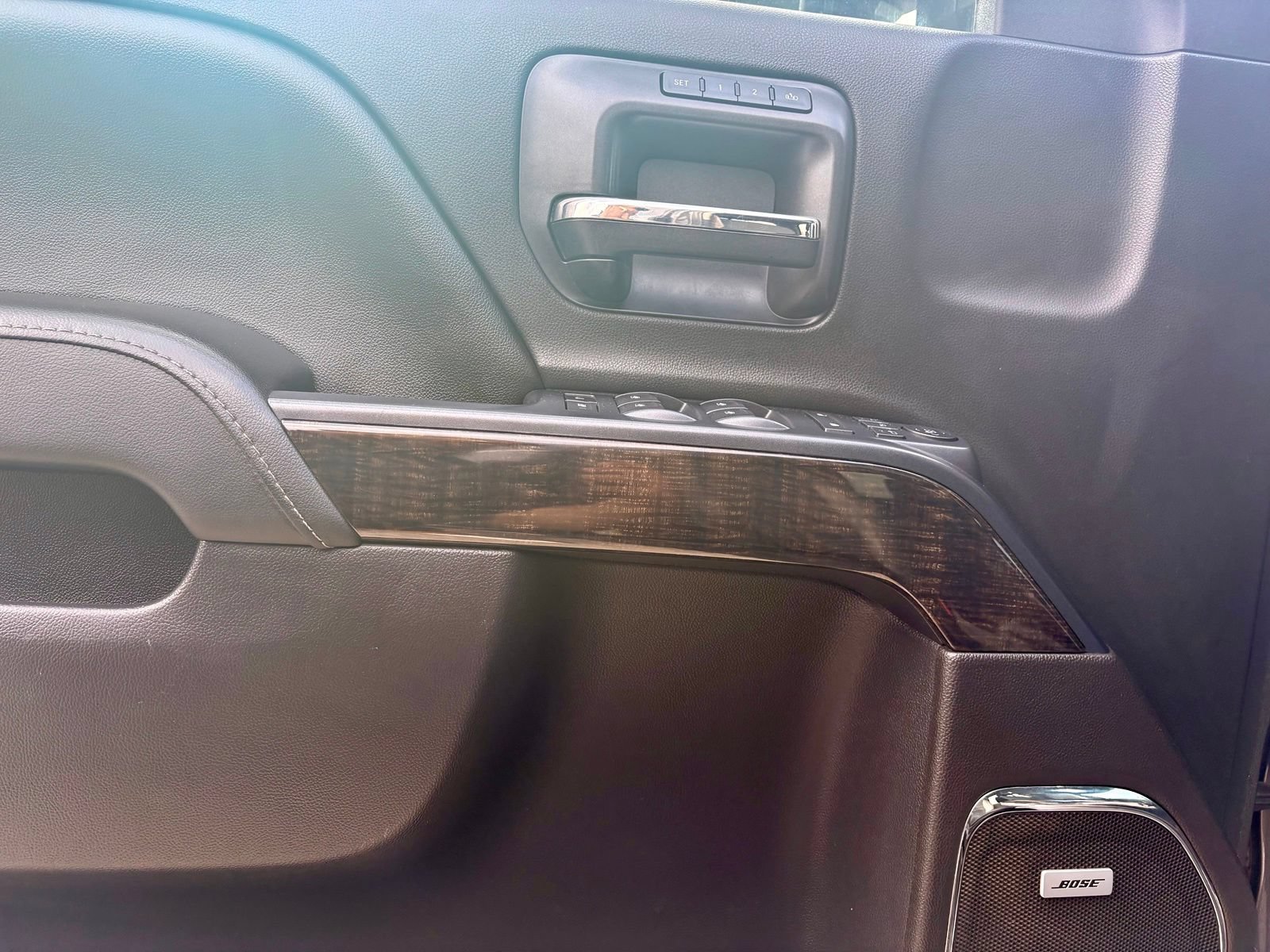 Used 2016 GMC Sierra 2500 Denali w/ Duramax Plus Package AWD/4WD image 20