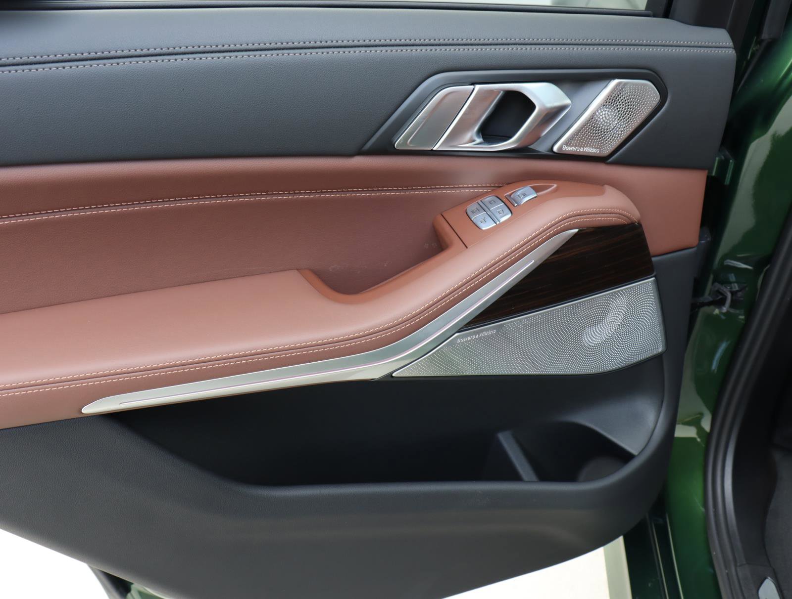 Used 2024 BMW X7 M60i w/ Executive Package image 13