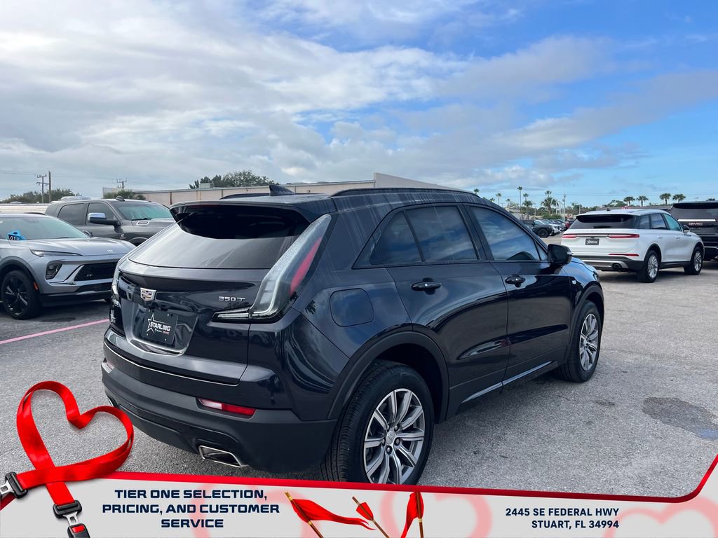 Used 2023 Cadillac XT4 Sport w/ Enhanced Visibility Package image 7