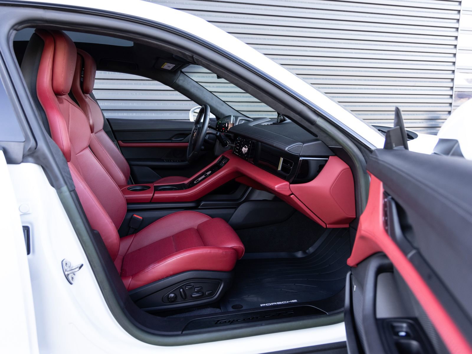 Certified 2023 Porsche Taycan GTS image 33