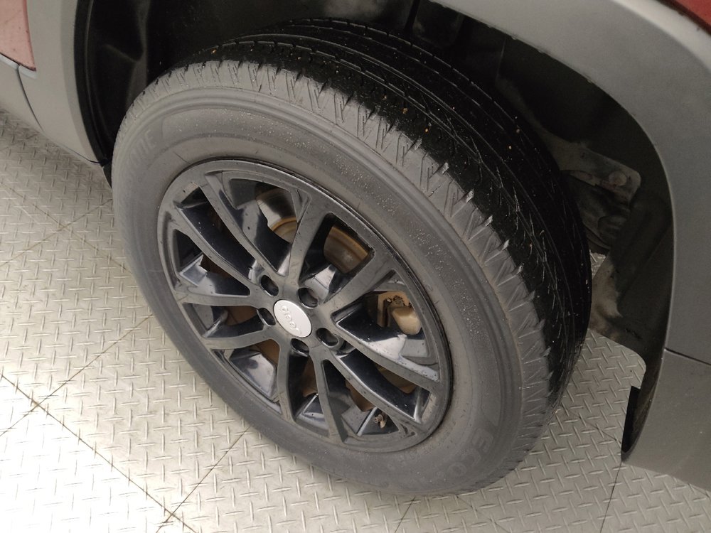 Used 2020 Jeep Cherokee Latitude FWD image 31