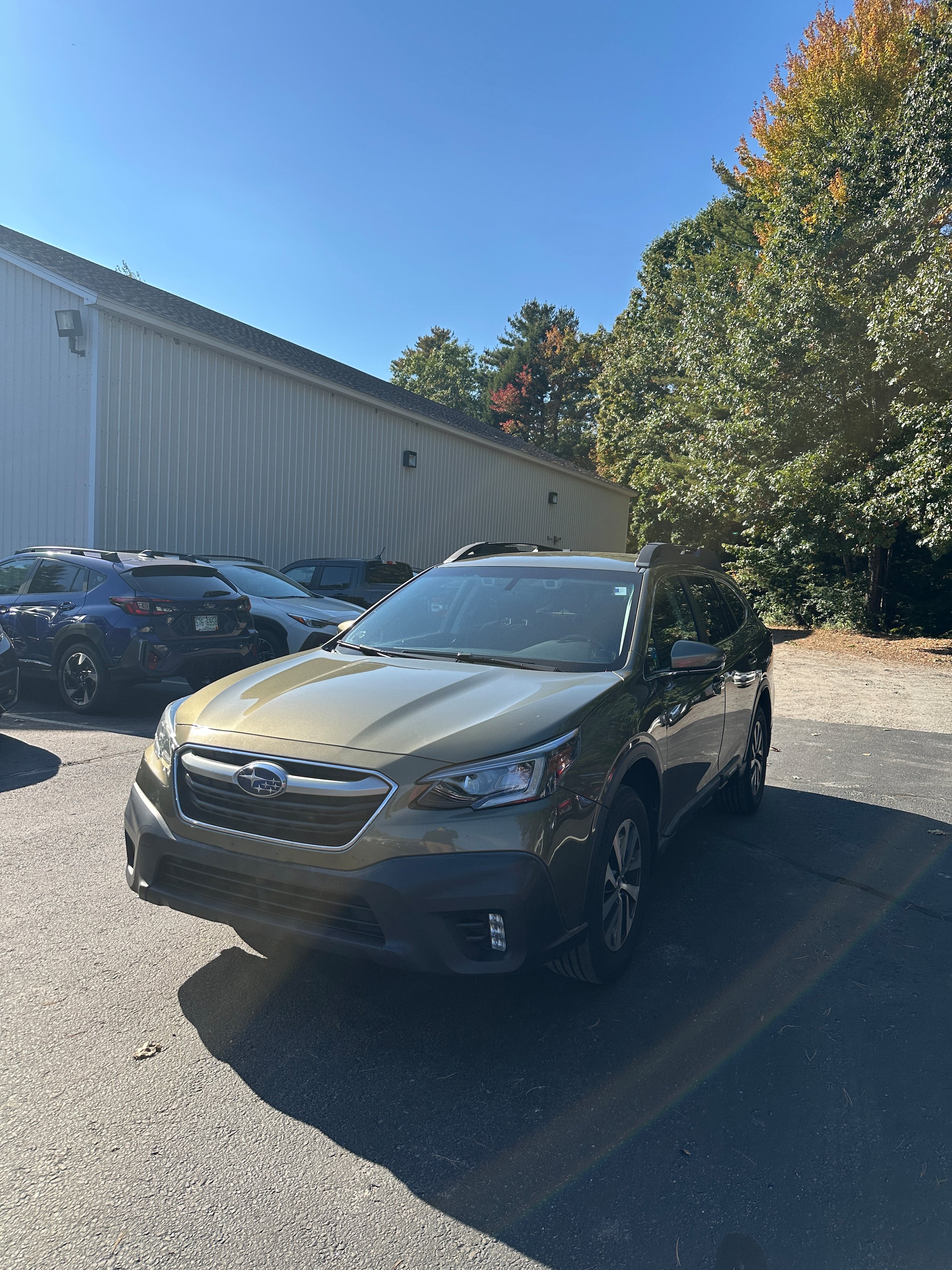 Used 2020 Subaru Outback Premium AWD/4WD image 1