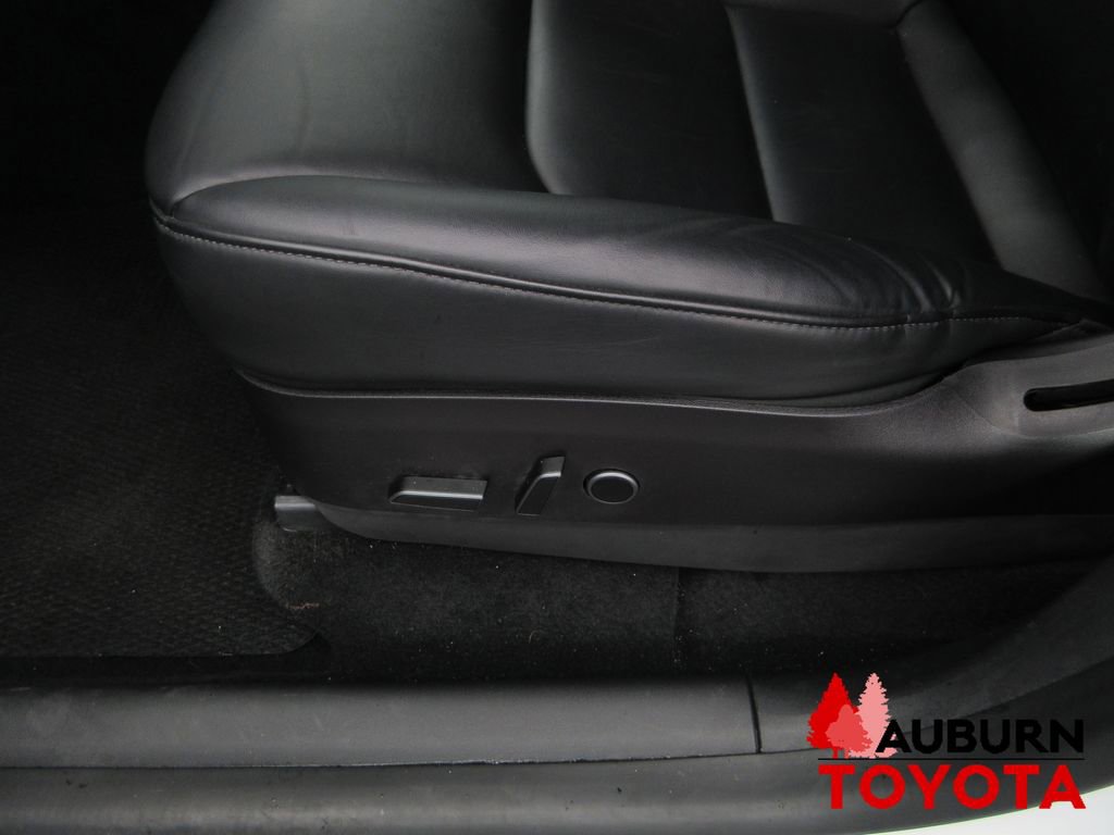 Used 2022 Tesla Model Y Long Range image 11