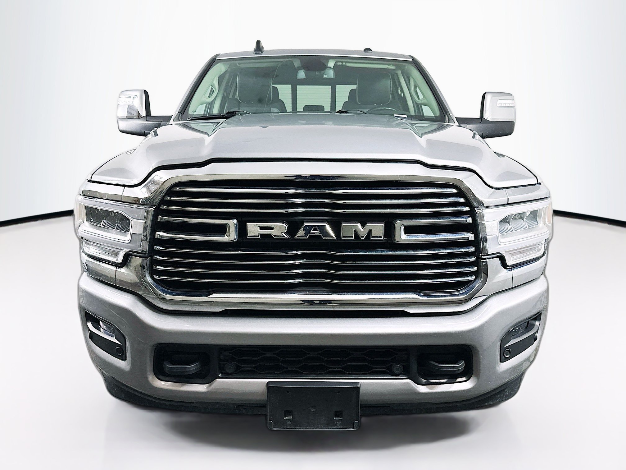 Used 2024 RAM 2500 Laramie AWD/4WD image 2