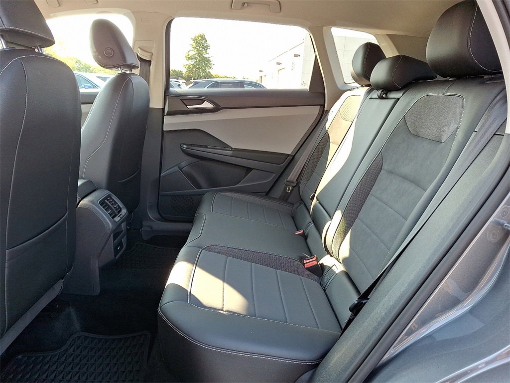 Used 2022 Volkswagen Taos SE image 13