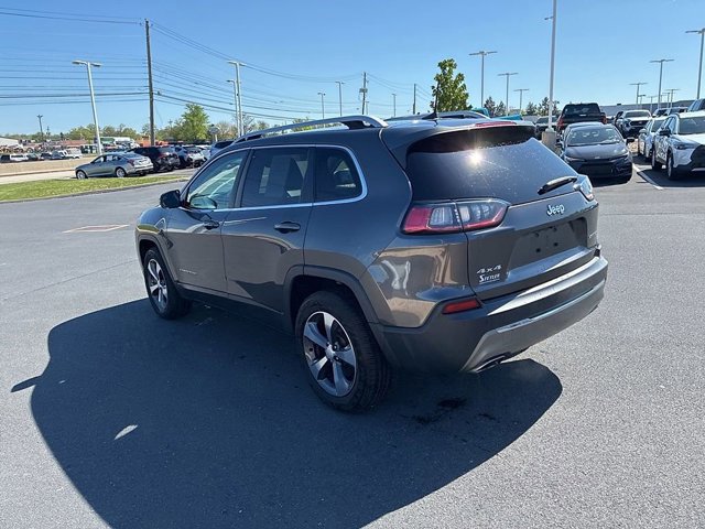 Used 2019 Jeep Cherokee Limited image 12