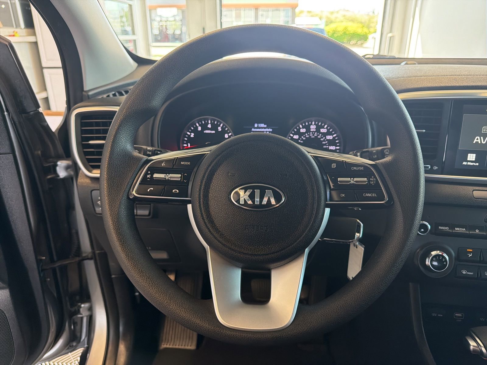 Used 2022 Kia Sportage LX AWD/4WD image 17