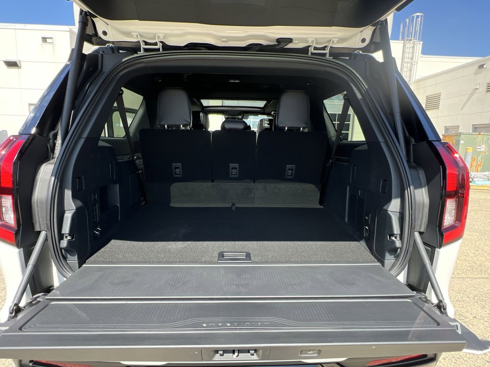 New 2026 Ford Expedition Max Platinum w/ Stealth Appearance Package image 35