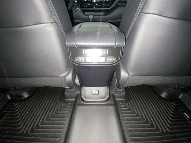 Used 2025 Toyota Highlander XLE AWD/4WD image 31