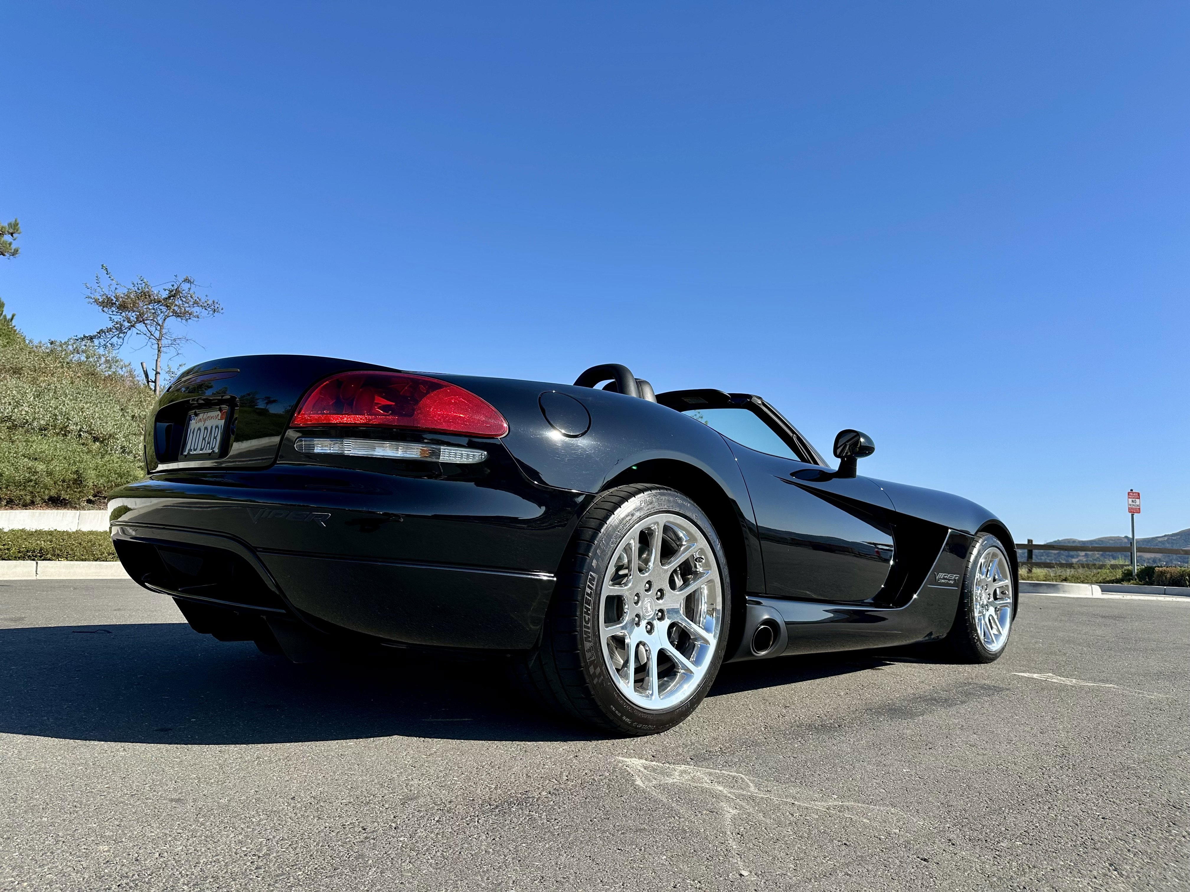Used 2003 Dodge Viper SRT-10 image 9