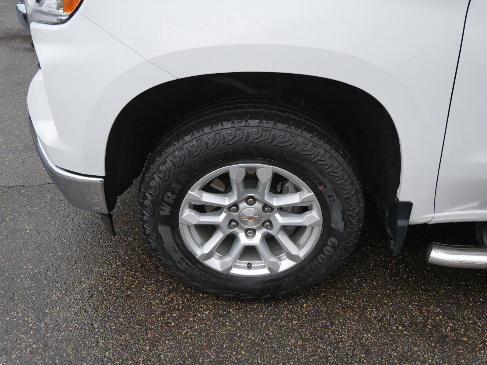 Used 2023 Chevrolet Silverado 1500 LT image 9