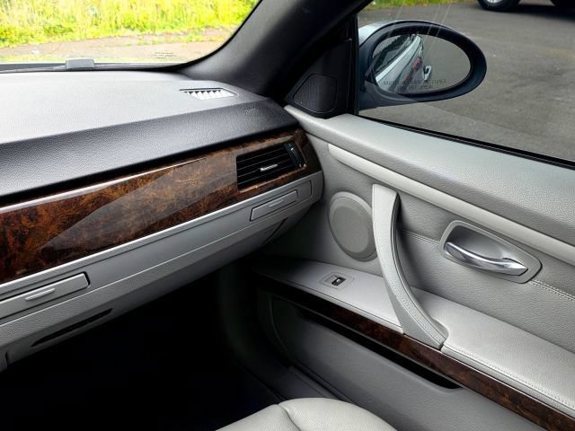 Used 2009 BMW 328i Convertible RWD image 32