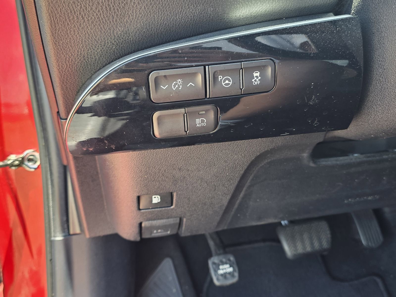Used 2017 Toyota Prius Four Touring FWD image 19