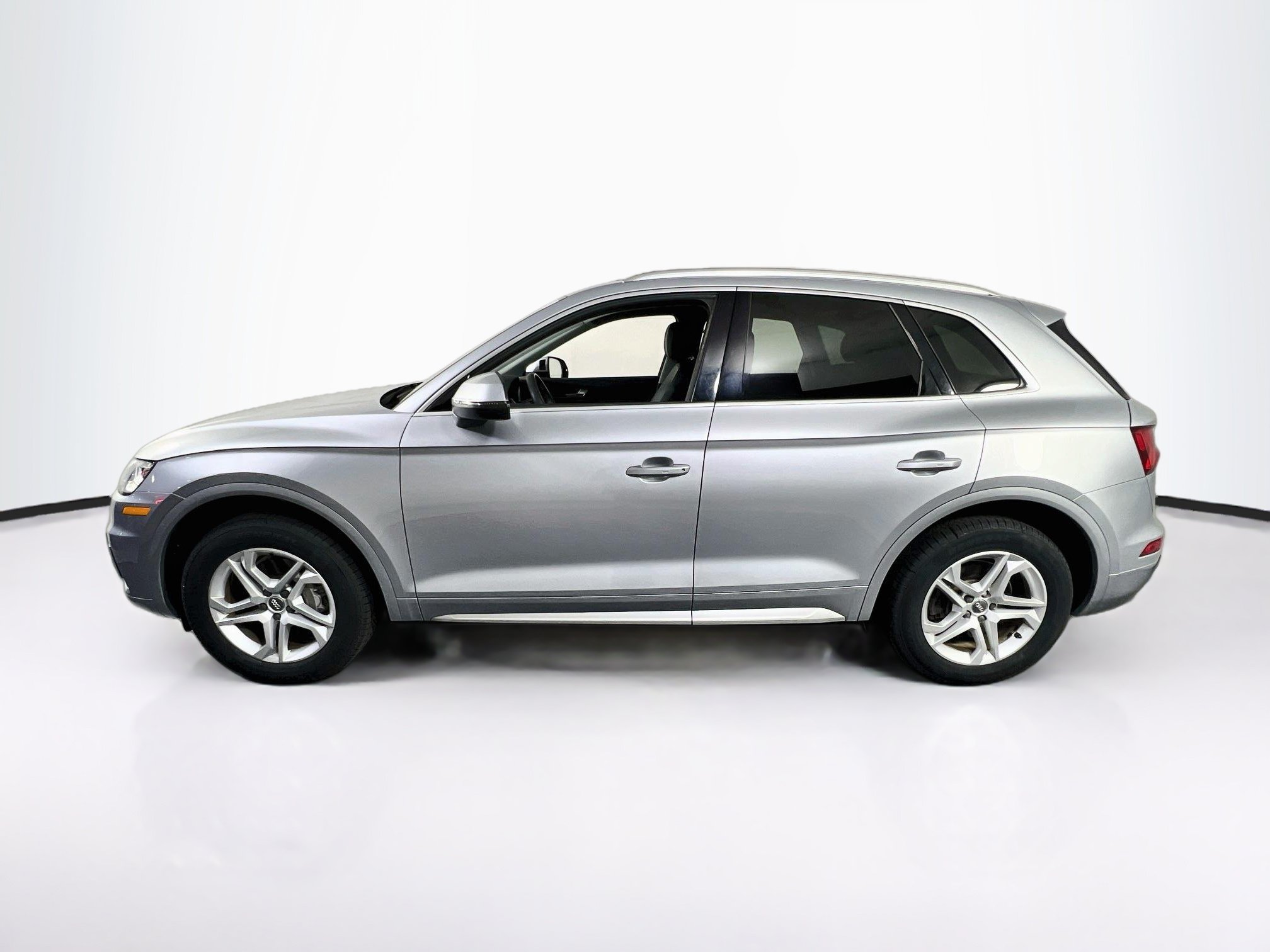 Used 2018 Audi Q5 2.0T Premium Plus w/ Premium Plus Package AWD/4WD image 8
