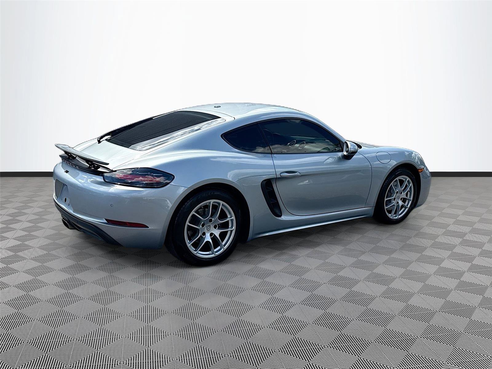 Used 2021 Porsche 718 Cayman image 7