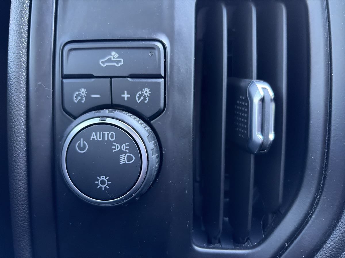 Used 2022 Chevrolet Silverado 1500 Custom w/ LPO, Dark Essentials Package RWD image 40