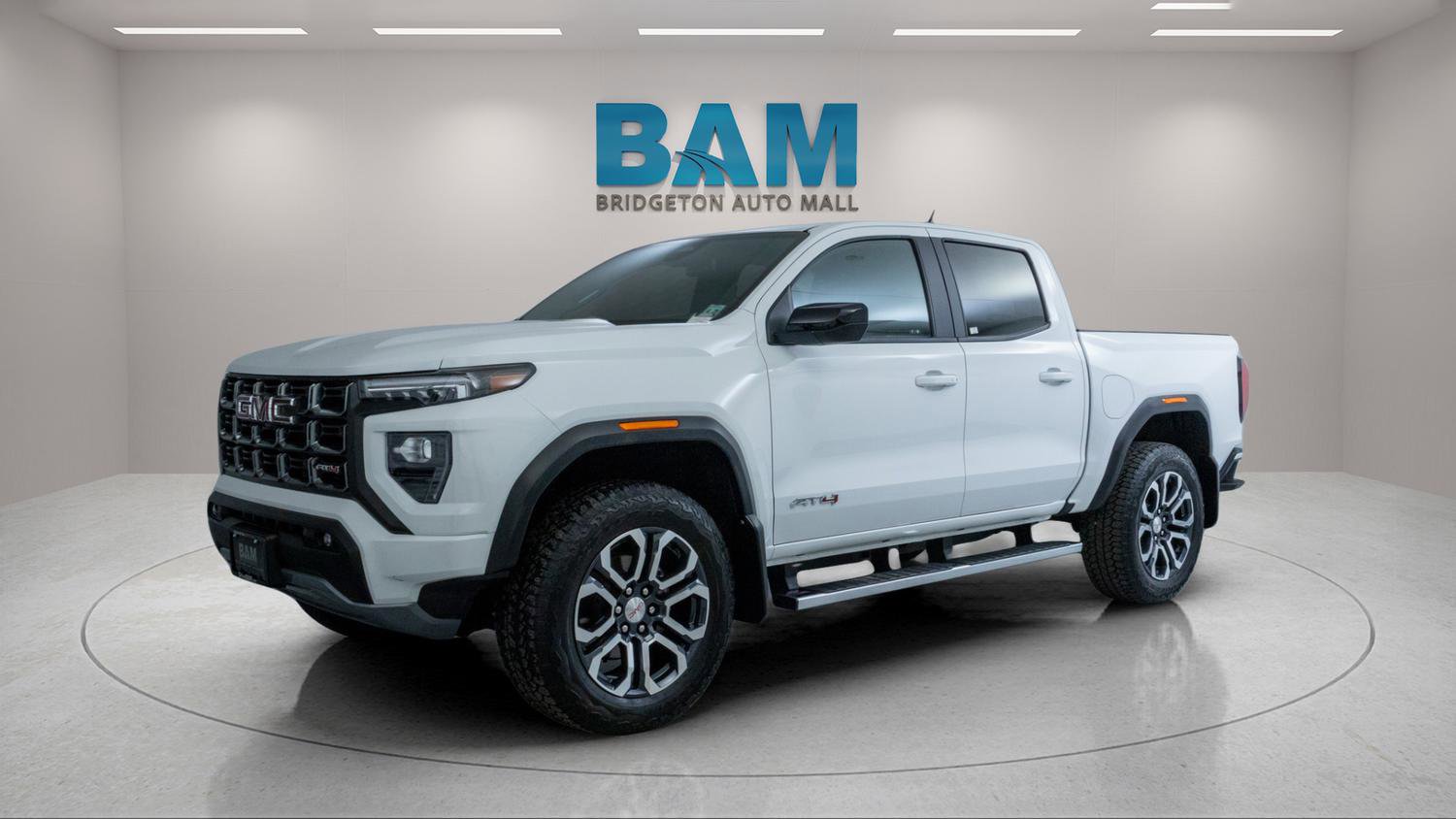 Used 2023 GMC Canyon AT4 w/ AT4 Premium Package AWD/4WD image 3
