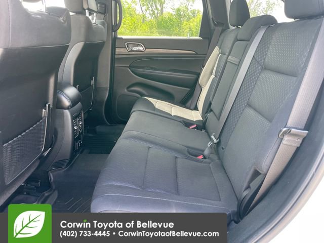 Used 2019 Jeep Grand Cherokee Laredo AWD/4WD image 25