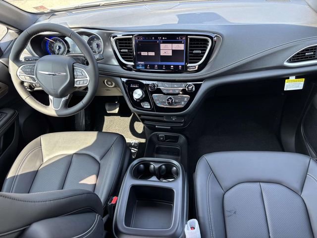 New 2026 Chrysler Pacifica Select FWD image 3
