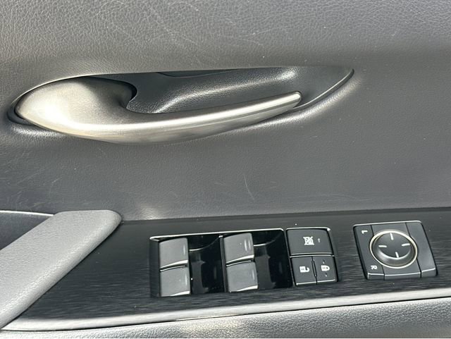 Used 2020 Lexus UX 250h F Sport w/ F Sport Premium Package AWD/4WD image 37