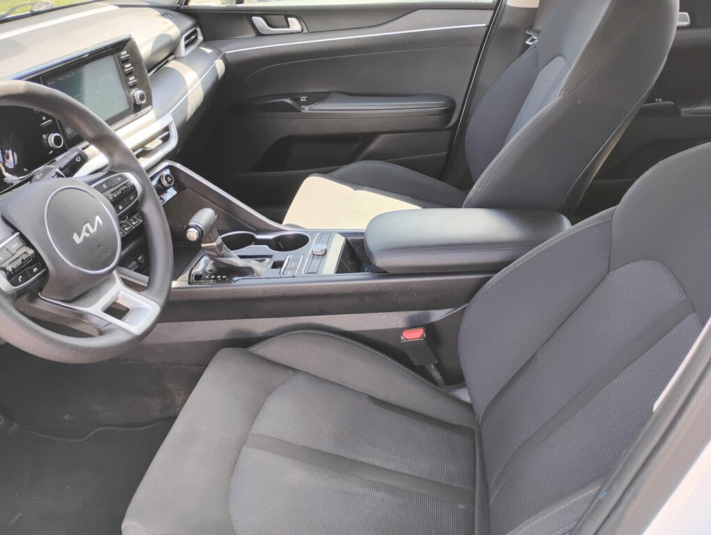 Used 2023 Kia K5 LXS FWD image 9