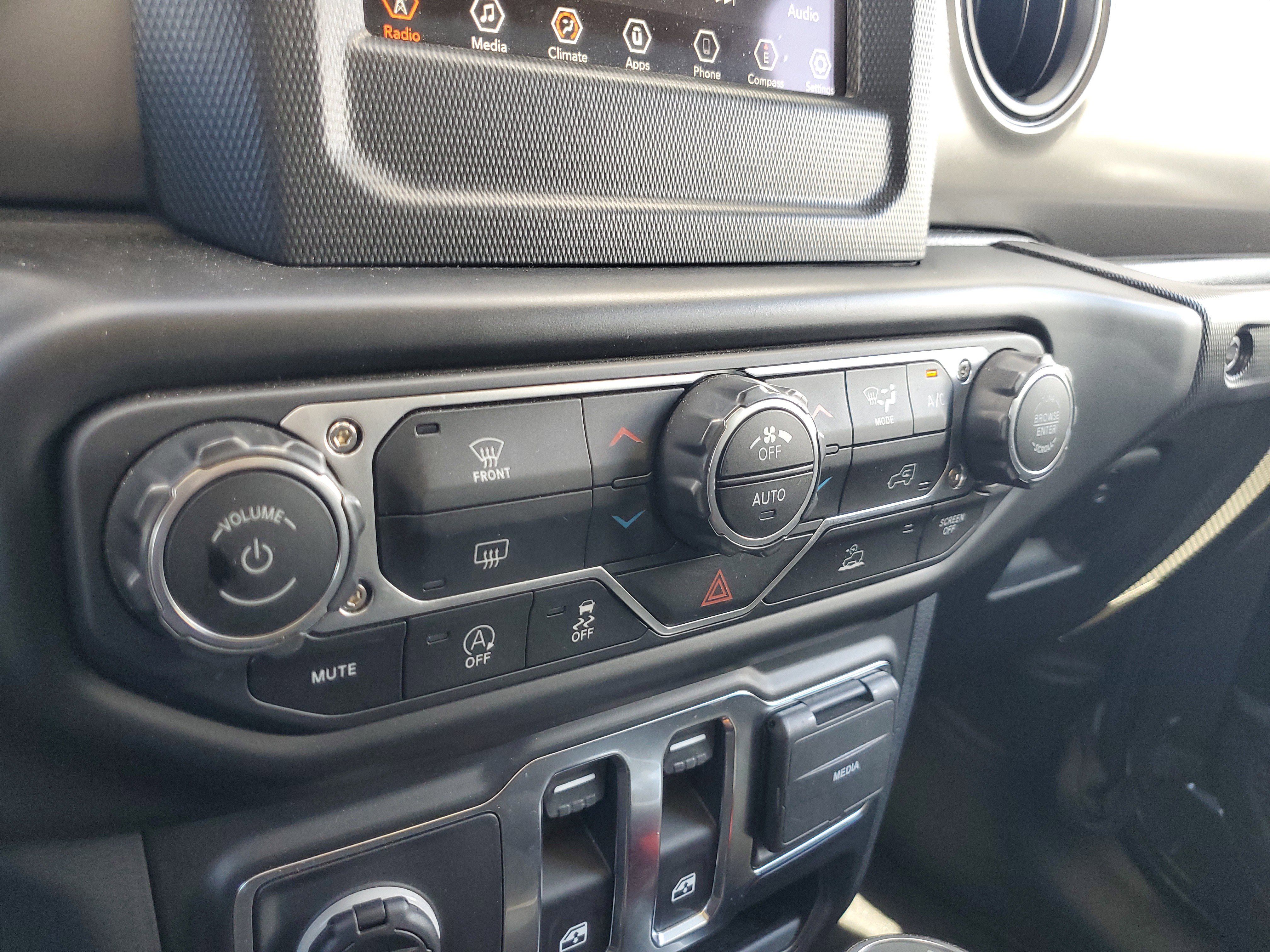 Used 2022 Jeep Wrangler Sport S image 24