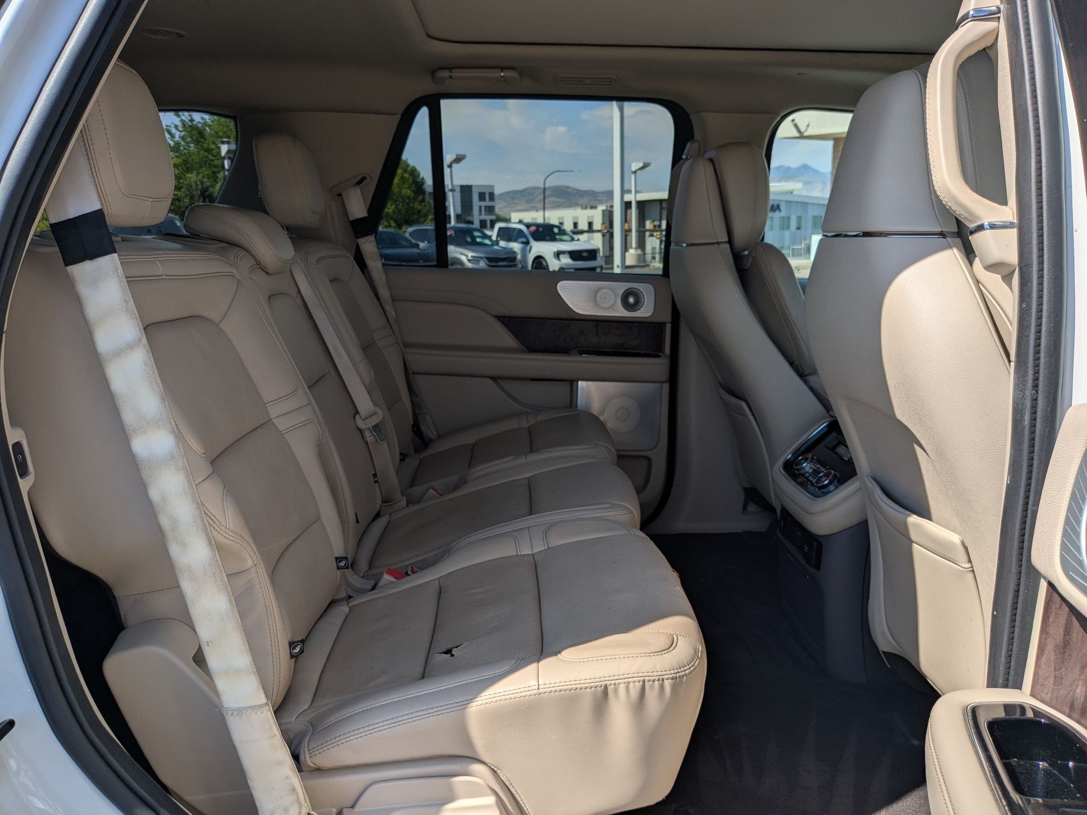 Used 2020 Lincoln Navigator Reserve w/ Luxury Package AWD/4WD image 28