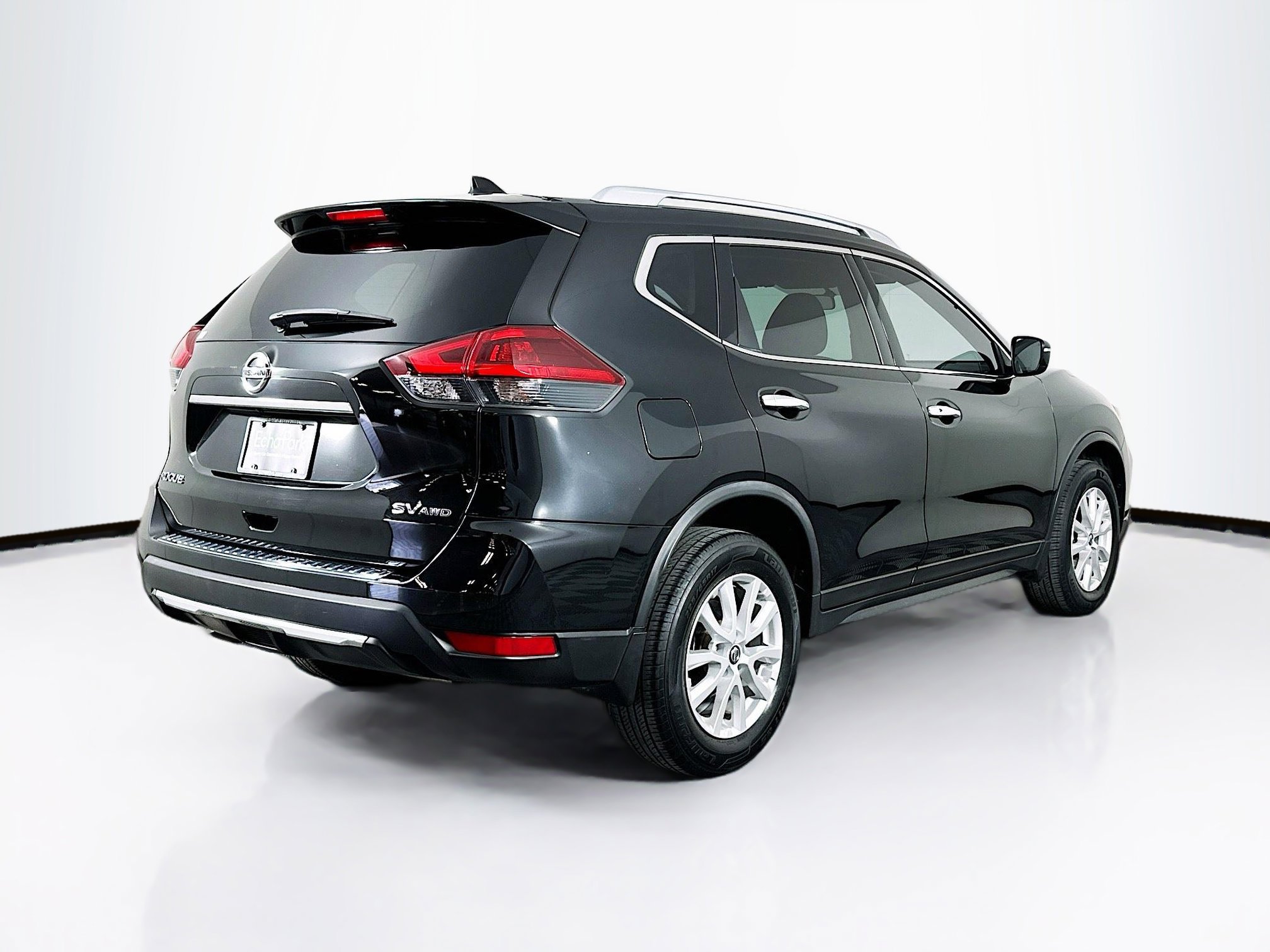 Used 2018 Nissan Rogue SV image 9
